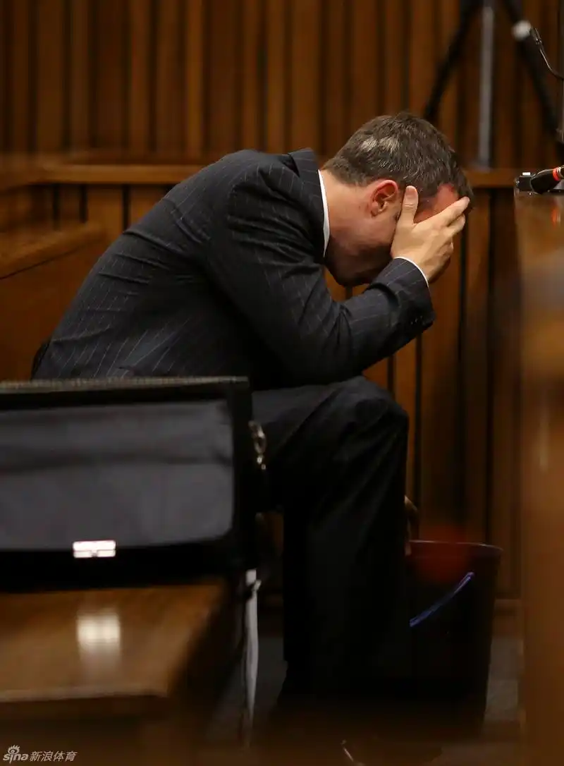 刀锋战士崩溃当庭呕吐