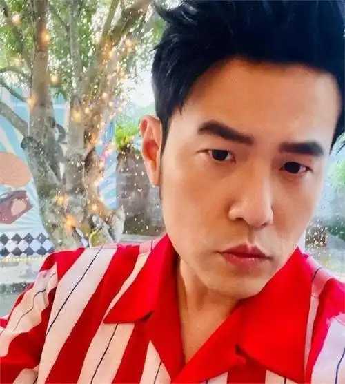 周杰伦连续发文勿扰不表态的事件,官方直接下场背书式 硬气回应