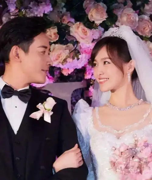 肖战恋情曝光:一场"战"与"爱"的交响,粉丝网友热议风暴解析