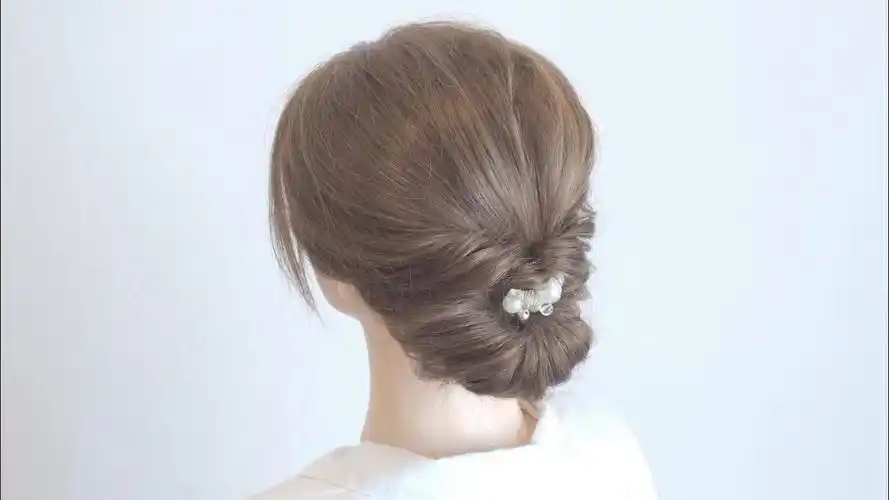 简单几步,短发也能扎出气质优雅的发型