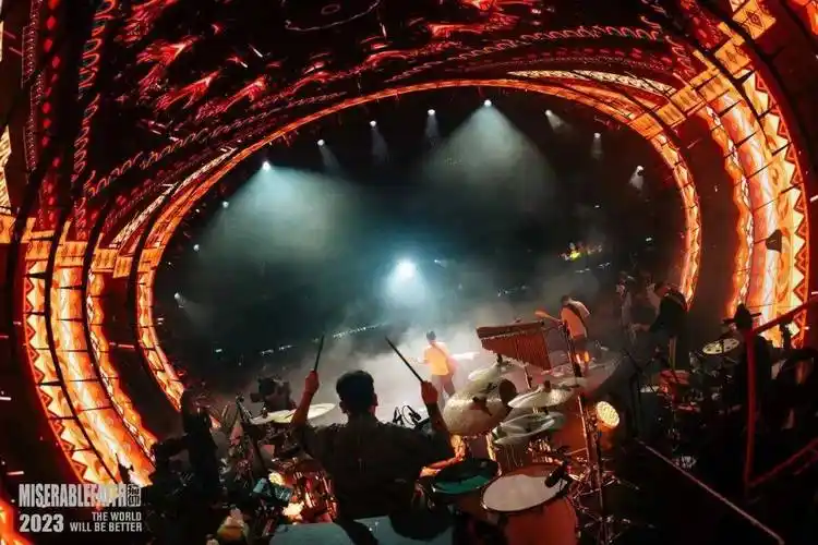 痛仰「世界会变好」户外巡回演唱会:三场万人狂欢,五小时纵情狂歌!