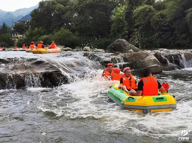 康麦斯团队大别山峡谷漂流活动-武汉市万里路管理咨询有限公司