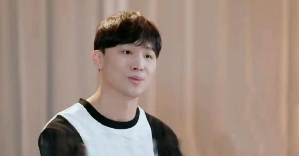 31岁富二代张恒真够狠,海归精英家世显赫,他真爱过郑爽吗?