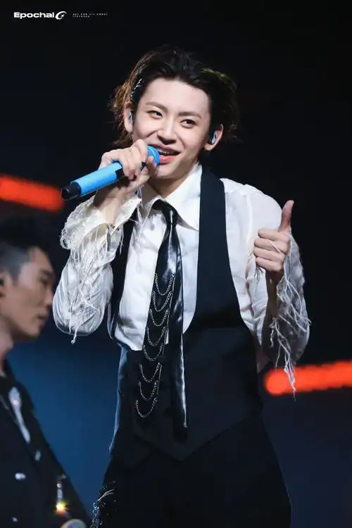 小鬼王琳凯成都演唱会