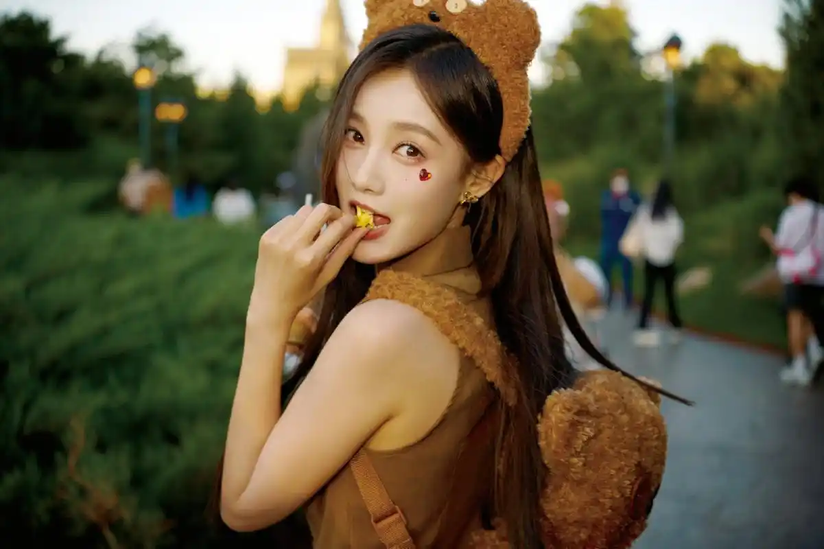 李一桐高清壁纸头像(二十六)[鲜花]