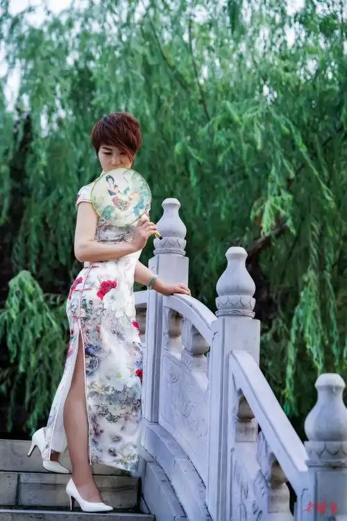 《女人花之旗袍韵》 - 美篇