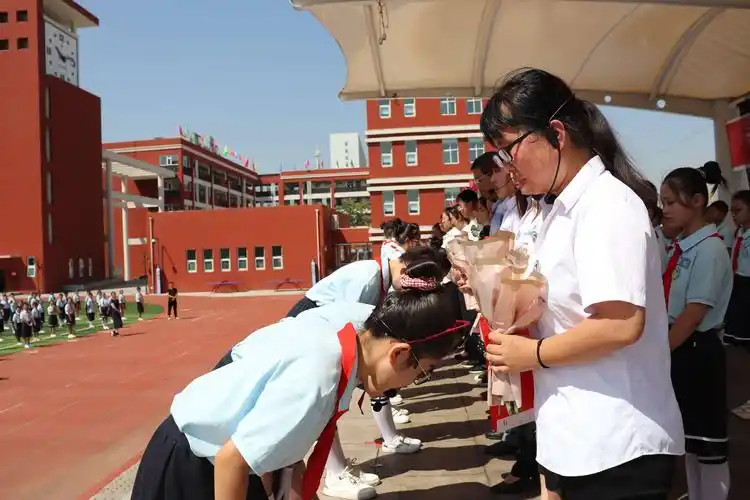 成长· 感恩 · 启航