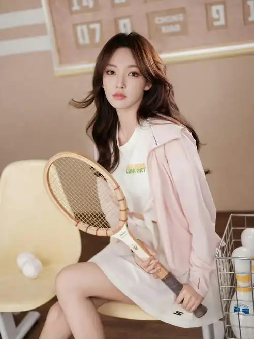 程潇百褶裙运动物料  这大肉腿好爱