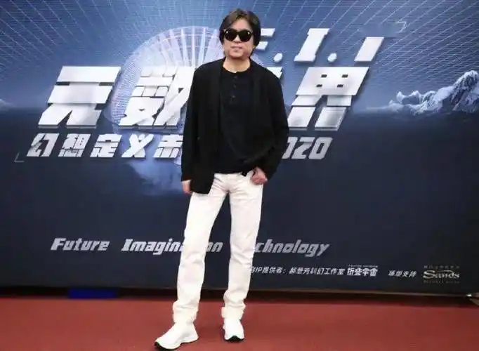 高晓松瘦出新高度1791身高718千克重大长腿惹人羡