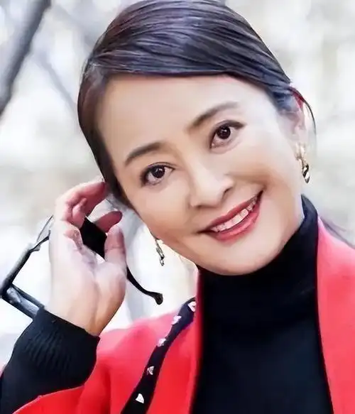 三嫁外国人,扬言不嫁中国人的李勤勤,如今60岁现状如何?