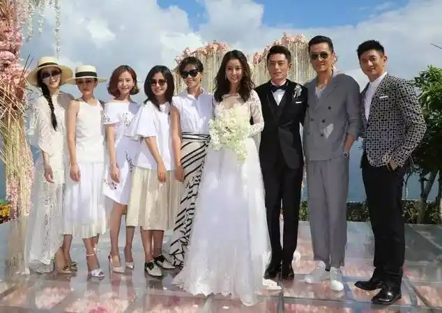 作为完美主义者的大幂幂,对于自己的婚礼一定对各方面的细节都要求颇