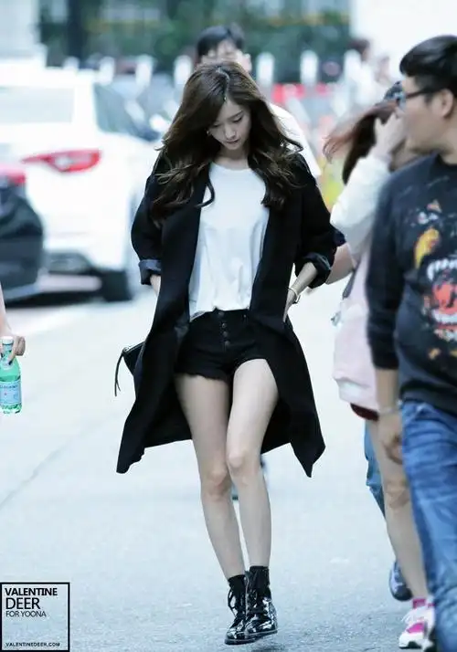 攻萌兼备 | 林允儿的时尚必杀技有哪些?