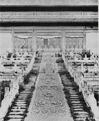 1901年紫禁城老照片,满院空空非常荒凉,宫殿阴沉如同废墟