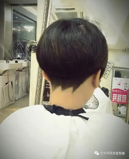 当下最流行的锅盖头一款让你更具时尚感的发型