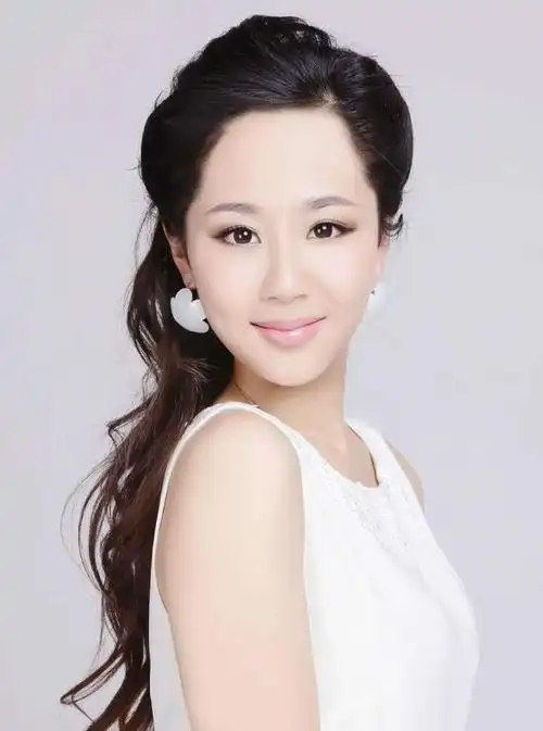 杨紫从土气到洋气的几个变美思路很适合普通女孩借鉴