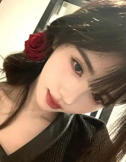 240219鞠婧祎如玫瑰般绽放粉丝热情赞美不断