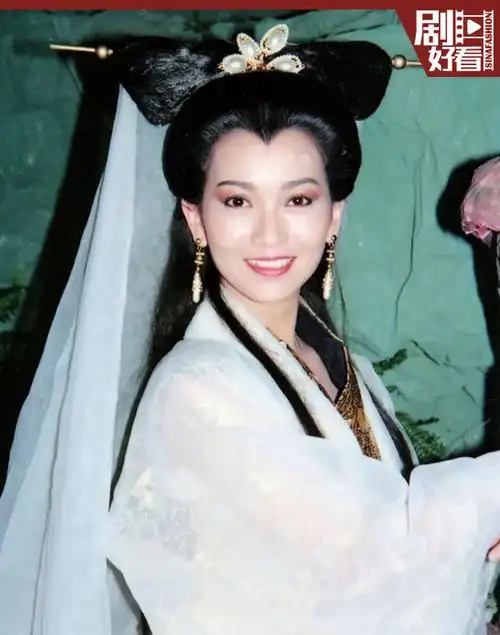 《新白娘子传奇》开播 鞠婧祎版"小白"有点仙_赵雅芝