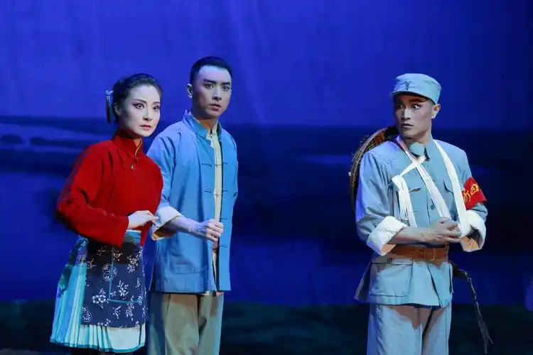 忆峥嵘岁月 品国粹之美——现代京剧《沙家浜》首登上财舞台