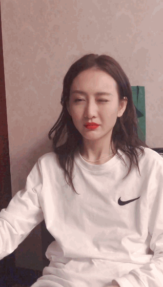 王鸥挤眉弄眼苦练wink不怕长表情纹吗