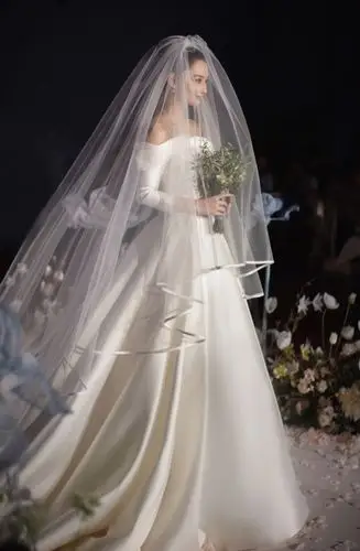 明星高定婚纱谁最美?唐嫣昆凌如童话公主,张馨予最简