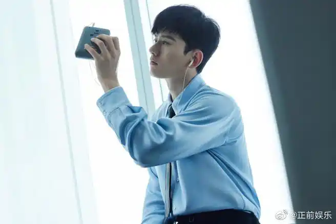 张杰声生不息剧照##张杰蓝衬衫