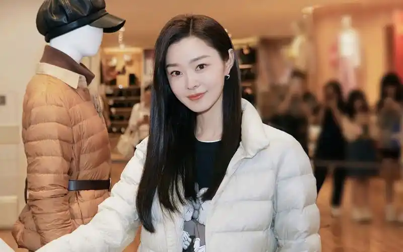 核污水排海事件后,宋轶公然为日货优衣库代言,惹众怒遭全网抵制