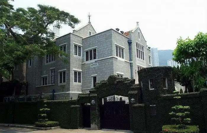 郭晶晶霍启刚豪宅大曝光 工人房就有两层