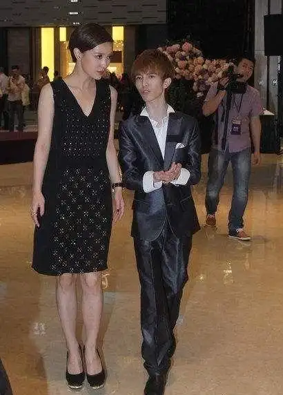 郭敬明官方身高是150网友数学公式计算出了他的身高只有140