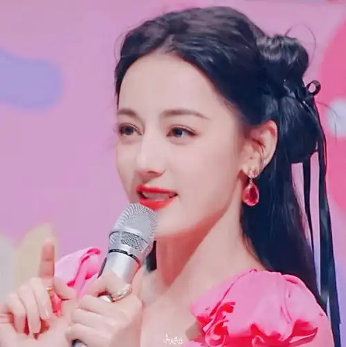 迪丽热巴蝴蝶编发##迪丽热巴你好星期六