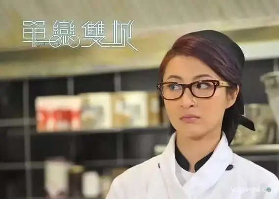 郑嘉颖,陈展鹏,杨怡主演的警匪剧《天眼》中饰演直率爽朗,有重案组之