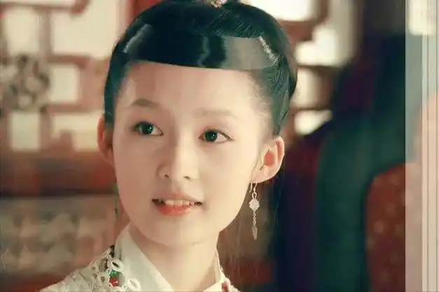 何冰说对了,不演戏就"消失"的李沁,已经走上了另一条人生大道|林申