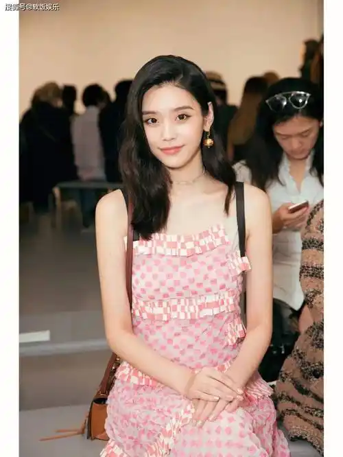 34岁奚梦瑶1岁女儿曝光!