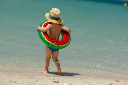 小孩游泳圈图片