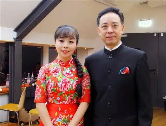 现在,王二妮和她的丈夫李飞因为工作原因已经在北京定居,民歌是厚重