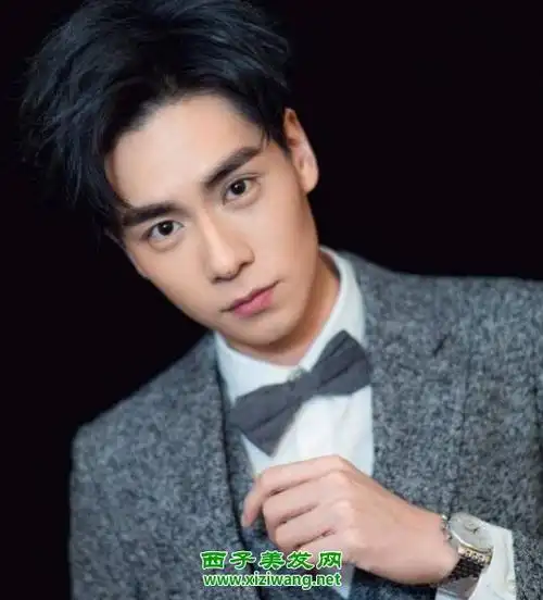 男生三七分偏分斜刘海发型图片 年轻男生耍酷必备斜刘海造型(2)_刘海