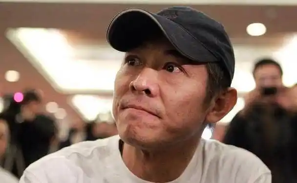 如今与李连杰齐名的成龙,周润发,周星驰,刘德华等都已获国家一级演员