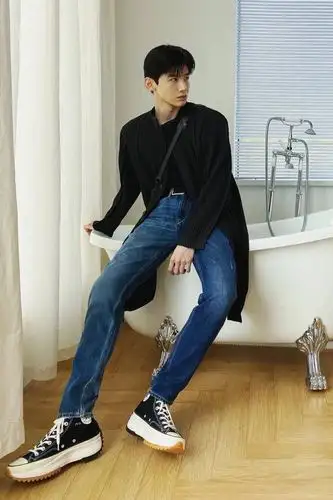 白敬亭买不起北京三环内的房的原因找到了