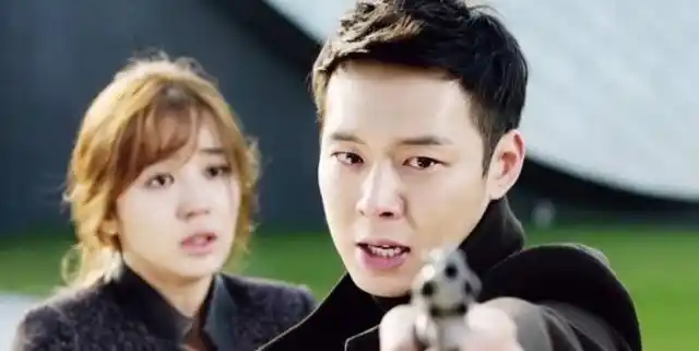 最惨的应该就是朴有天吧!忘不了那部带火死亡芭比粉的电视剧《想你》!