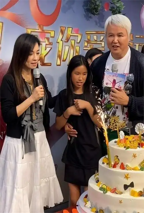 如今看来,张庭的女儿在前妻的孩子们面前,还能嚣张地的起来吗