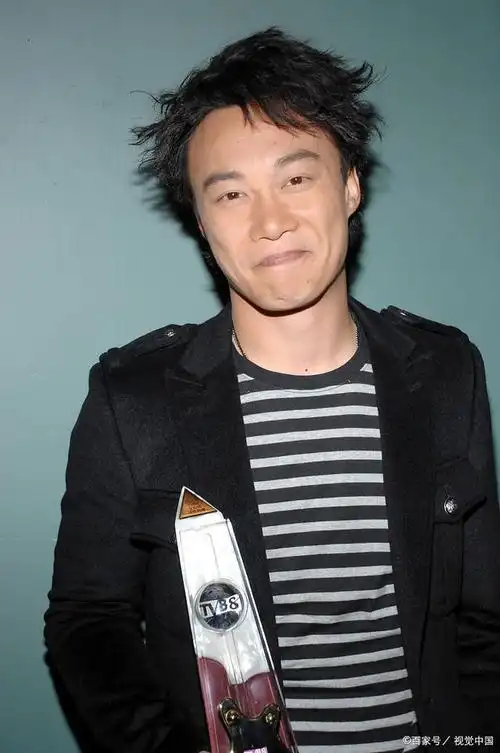 陈奕迅犀利发声:现代人音乐品味下滑,呼吁音乐回归初心与品质