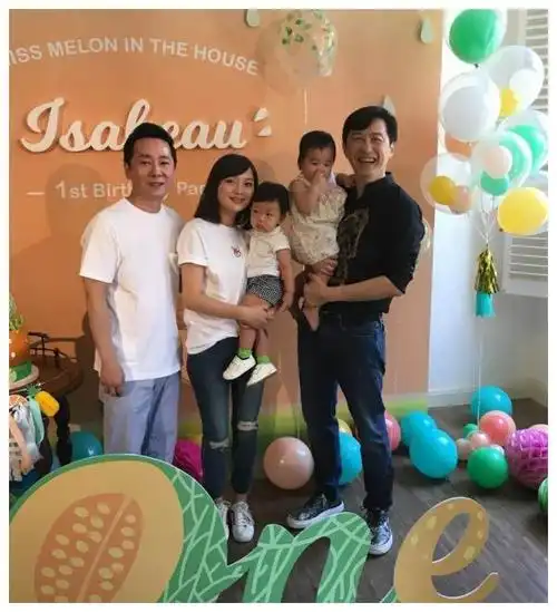 庾澄庆为小女儿庆生,满脸笑容难掩幸福,放弃前妻伊能静的儿子?