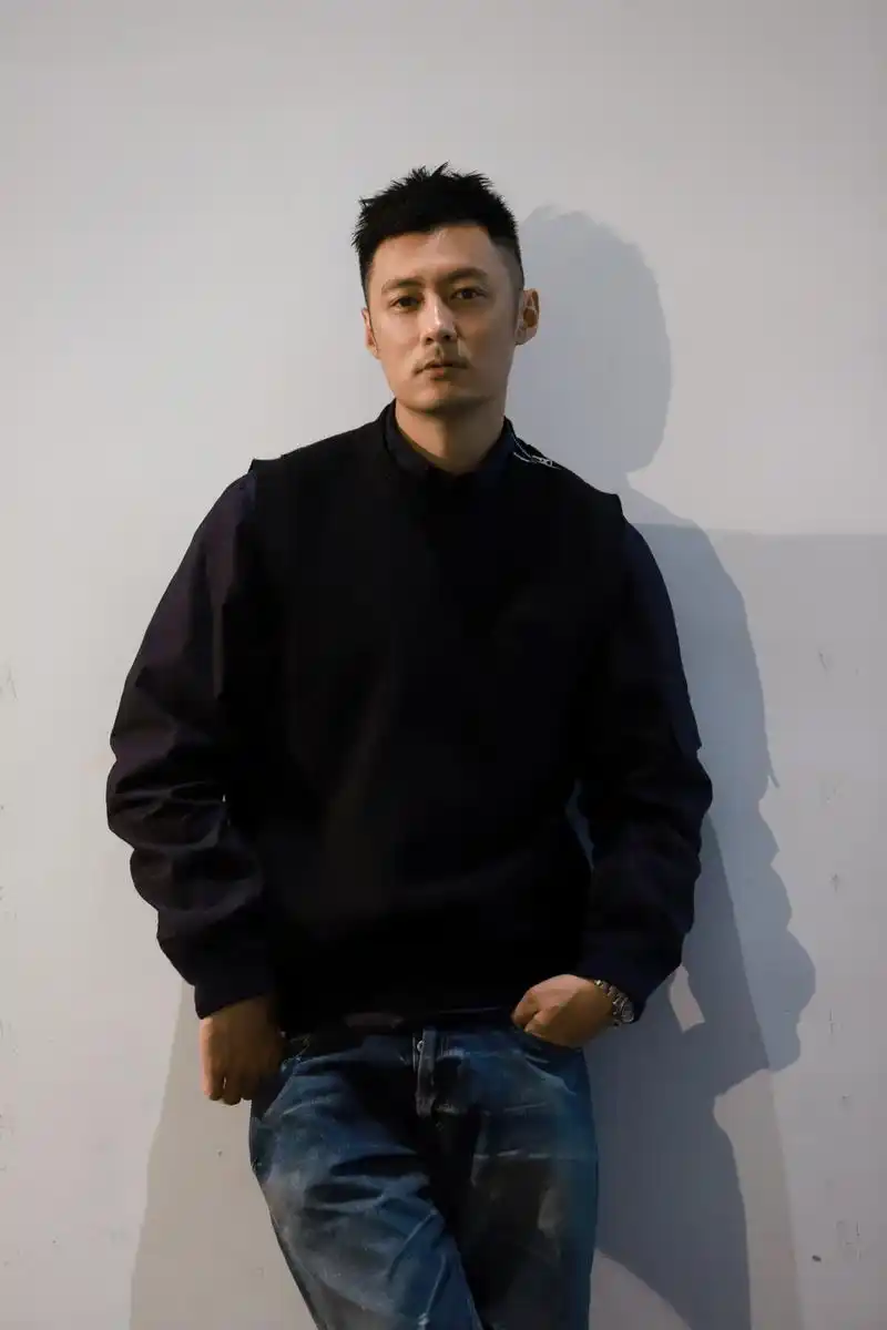 余文乐出演卫斯理王晶赞其文武双全