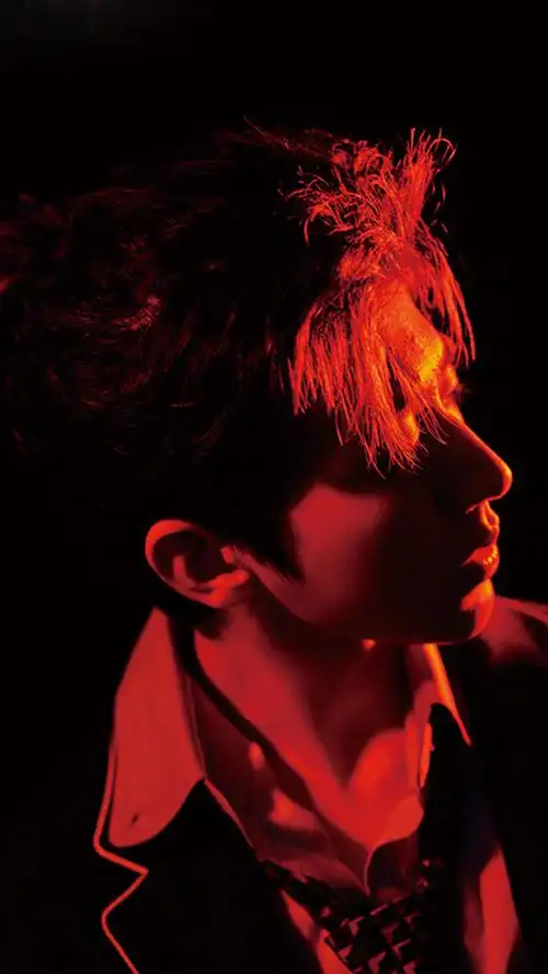 蔡徐坤魅力舞台照高清手机壁纸