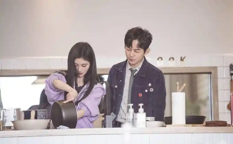 其实是因为易烊千玺的女友粉太多了,如果两人有很多互动的话,易烊千玺