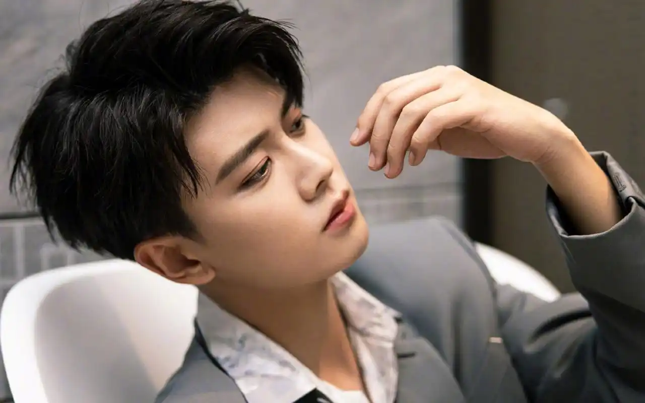 任嘉伦魅力写真图片桌面壁纸_大陆明星_壁纸下载_美桌网