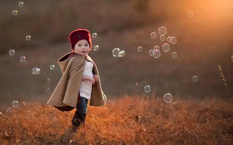 精选外国小男孩帅气可爱人物电脑桌面壁纸