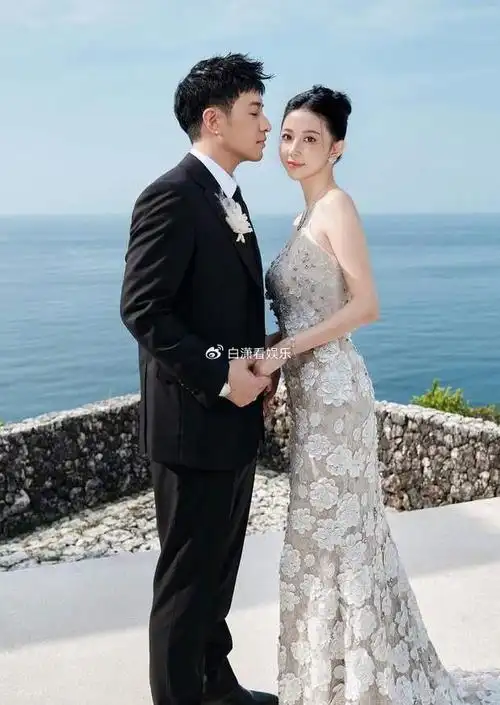 潘玮柏大婚星光闪耀何超莲不顾窦骁隐身参加陈妍希惊艳亮相