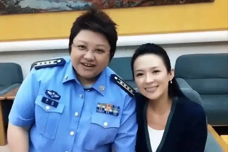 管彤:与韩红传绯闻,41岁结婚,42岁高龄生子,现在过得怎样了?