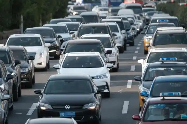 五一小长假近在咫尺 北京陆续迎来出行高峰