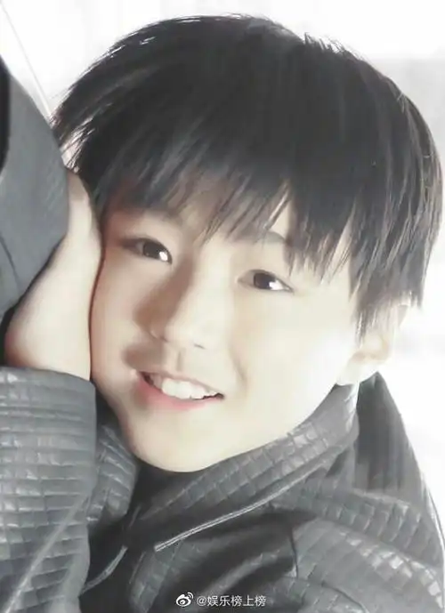 王俊凯小时候批改粉丝信